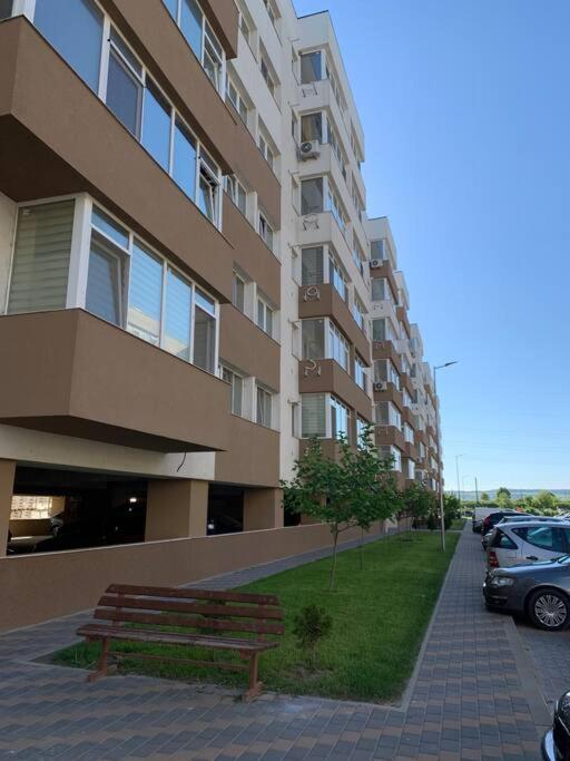 Lovely Bacau 1 Bedroom Apartment Ngoại thất bức ảnh