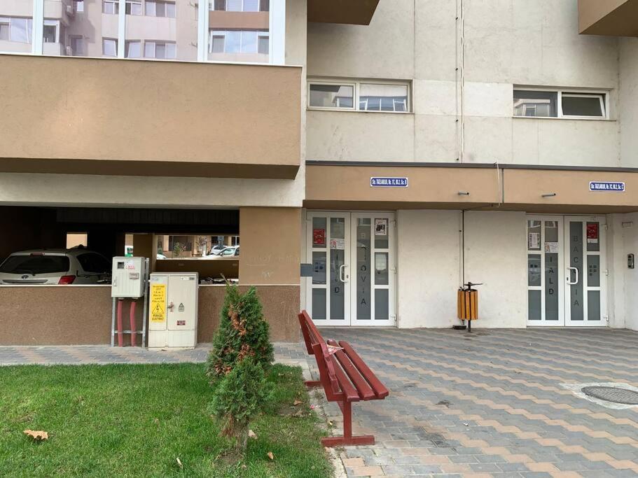 Lovely Bacau 1 Bedroom Apartment Ngoại thất bức ảnh